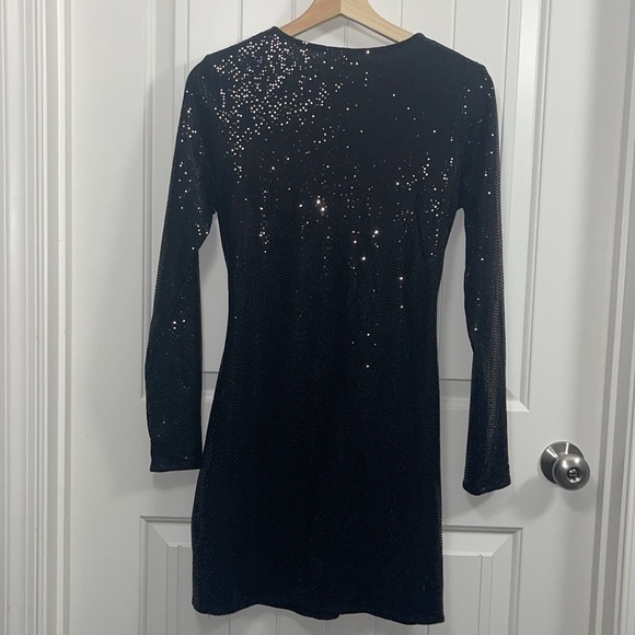 CUT-OUT DRESS IN BLACK IN MEDIUM BY H&M - Picture 5 of 7